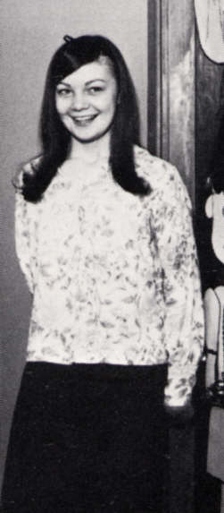 Picture of Linda from college yearbook