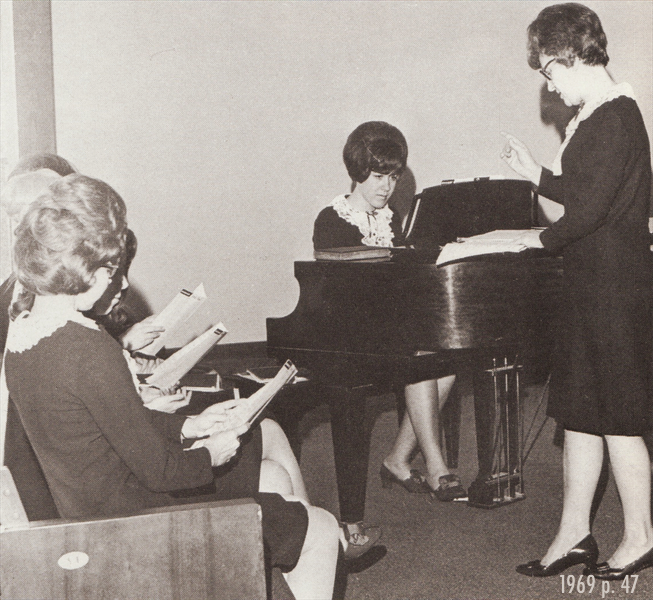Ina Rae playing Piano for the Choir '69 Kariama p.47